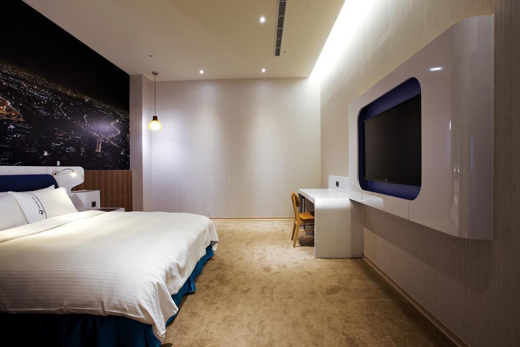 Airline Inn Green Park Way Taichung Exterior foto